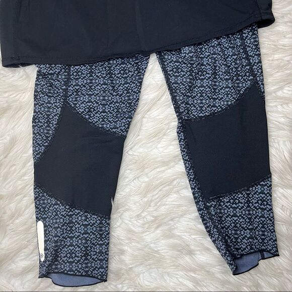 Athleta Dream Acceleration 2 in 1 Leggings Skirt - Picture 9 of 12
